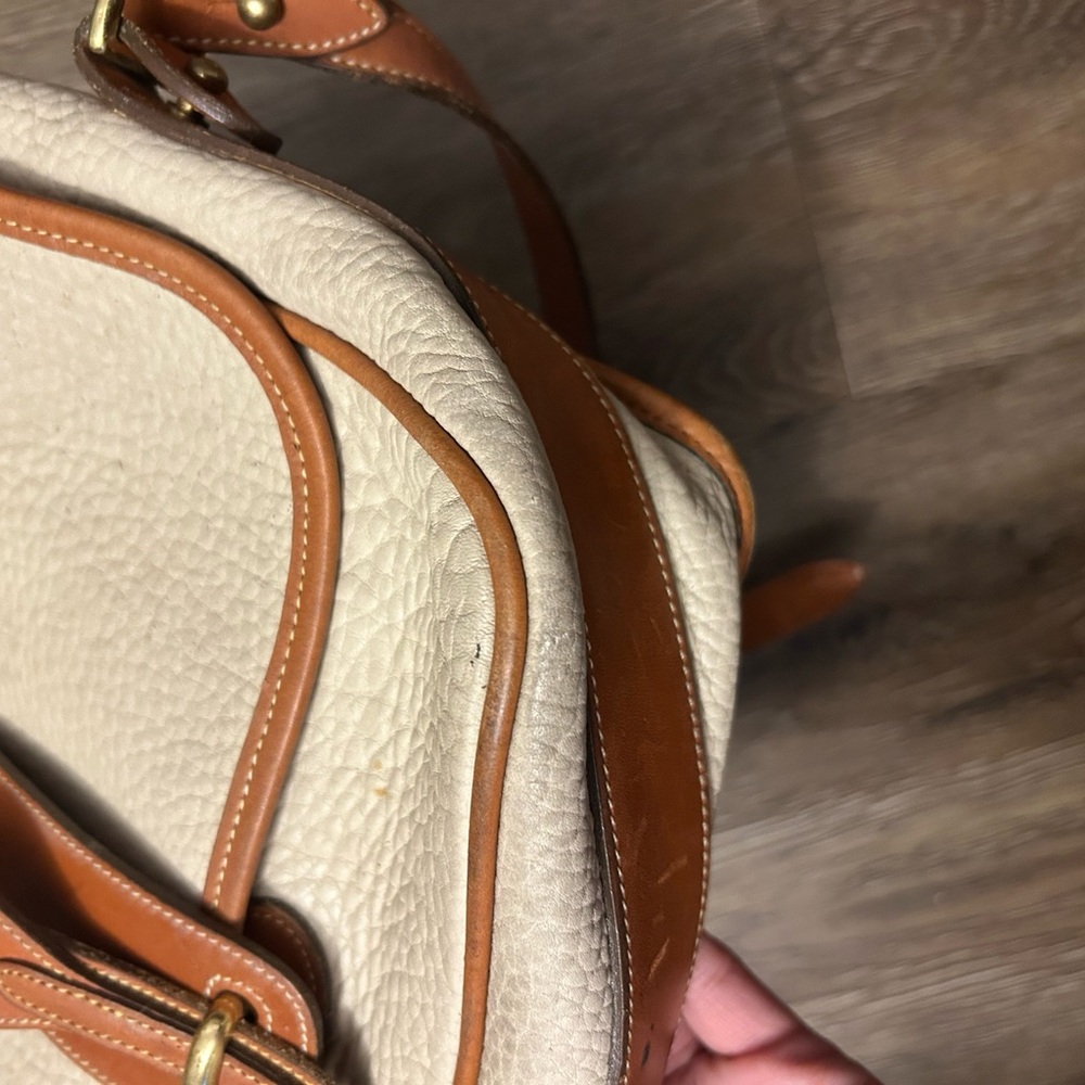Vintage Dooney & Bourke Cream and Tan Crossbody Bag - Picture 5 of 16